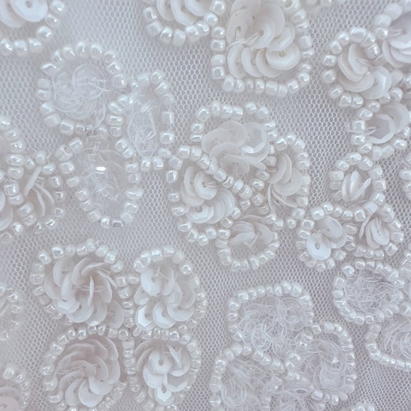 (148) ❤️ BNWT Mac Duggal HIGH NECK FLUTTER CAP SLEEVE GOWN $598 - Picture 4 of 8